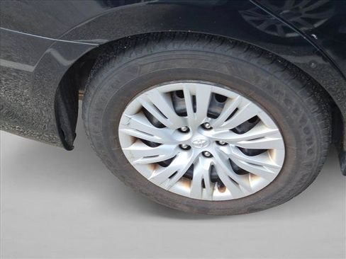 Used 2012 Toyota Camry LE FWD image 8