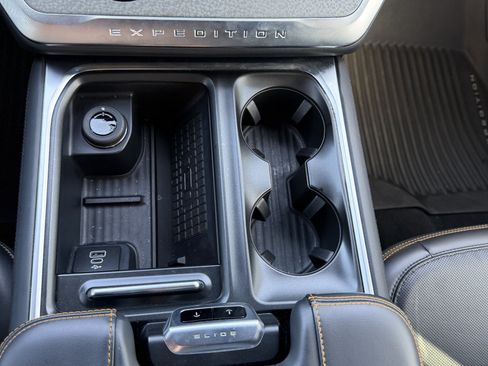 Used 2025 Ford Expedition Tremor AWD/4WD image 57