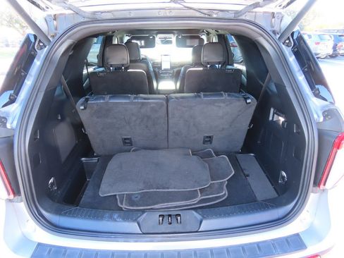 Used 2023 Ford Explorer ST w/ Equipment Group 401A image 14