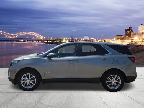 Used 2024 Chevrolet Equinox LT image 2