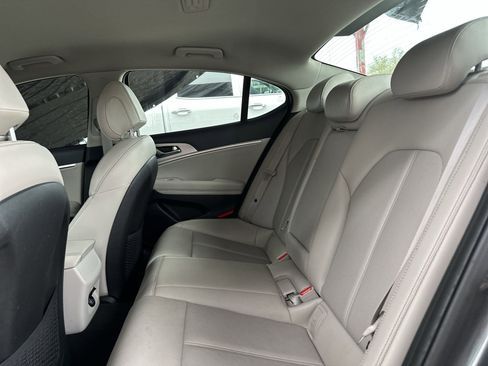 Used 2020 Genesis G70 2.0T Sport image 23