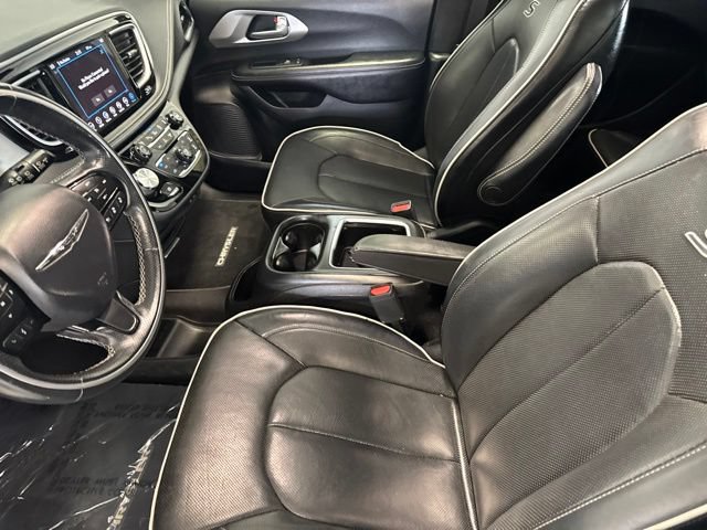 Used 2019 Chrysler Pacifica Limited w/ Advanced Safetytec Group FWD image 38