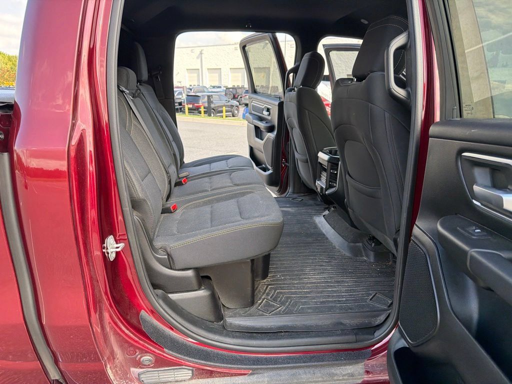 Used 2019 RAM 1500 Big Horn AWD/4WD image 9
