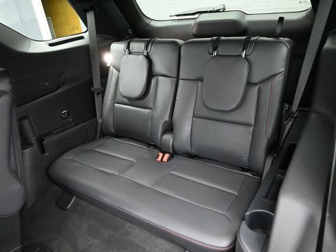 New 2026 Ford Explorer ST-Line w/ ST-Line Street Pack image 27