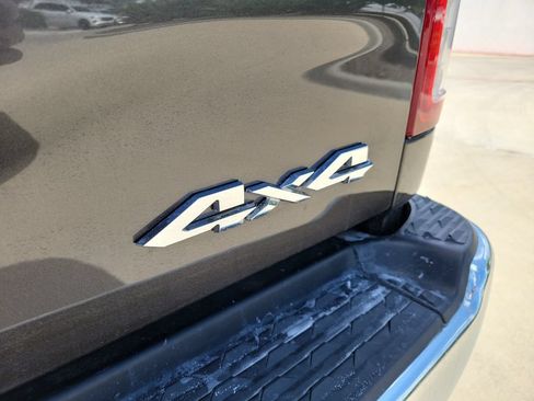 Used 2024 RAM 2500 Big Horn AWD/4WD image 9