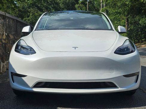 Used 2023 Tesla Model Y Performance AWD/4WD image 6