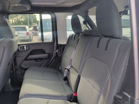 Used 2025 Jeep Wrangler Unlimited Sahara w/ Safety Group AWD/4WD image 10