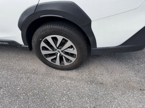 Used 2024 Subaru Outback Premium image 10