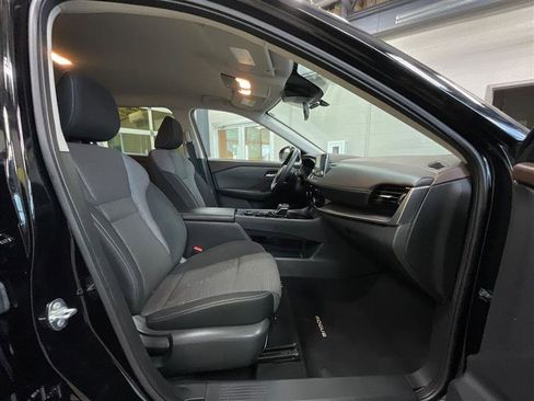 Used 2021 Nissan Rogue SV AWD/4WD image 28