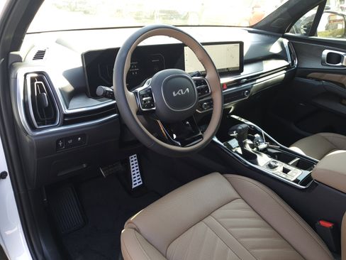New 2025 Kia Sorento SX Prestige w/ Olive Brown Leather Package image 19