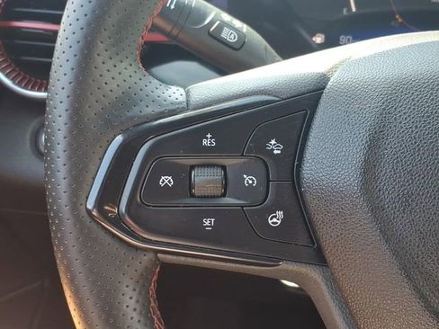 Used 2025 Chevrolet Trax RS w/ Driver Confidence Package FWD image 22