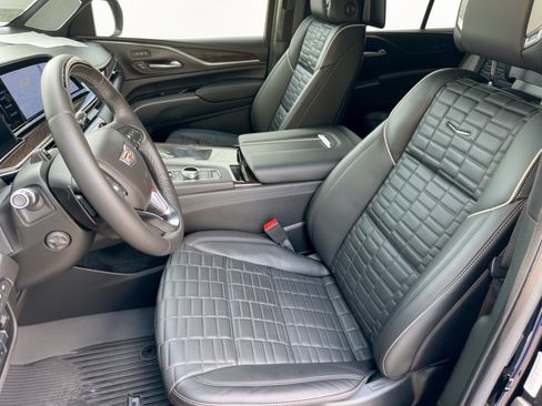 Used 2023 Cadillac Escalade Premium Luxury Platinum w/ LPO, Radiant Package AWD/4WD image 5