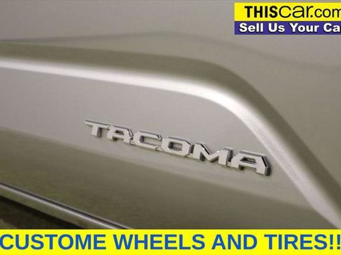 Used 2024 Toyota Tacoma SR5 AWD/4WD image 12
