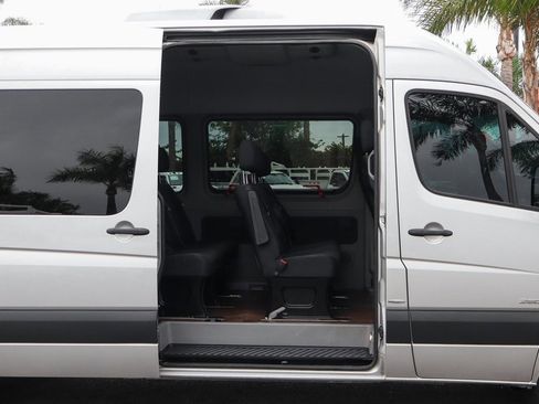 Used 2016 Mercedes-Benz Sprinter 2500 image 10