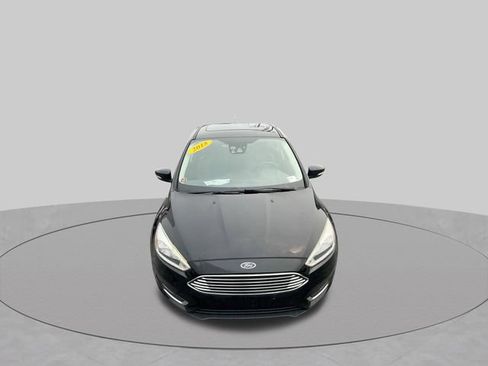 Used 2018 Ford Focus Titanium w/ Titanium Technology Package FWD image 34