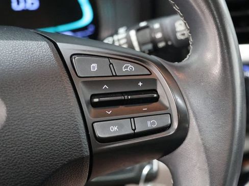 Used 2023 Hyundai Venue SEL FWD image 20