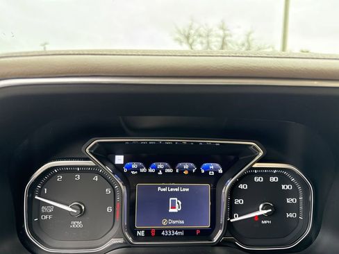 Used 2021 GMC Yukon XL Denali w/ Denali Premium Package image 15