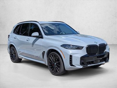 Used 2025 BMW X5 sDrive40i w/ M Sport Package RWD image 3