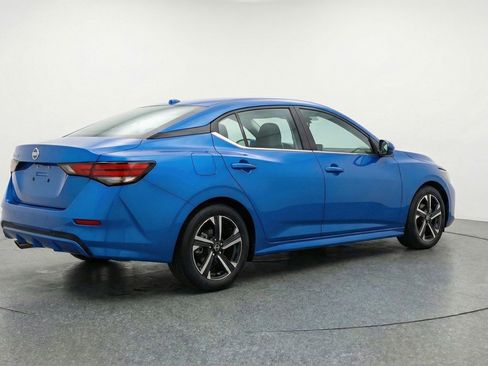 Used 2025 Nissan Sentra SV FWD image 9