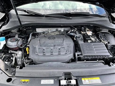 Used 2024 Volkswagen Tiguan SE R-Line FWD image 11