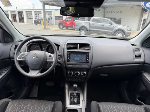 Used 2025 Mitsubishi Outlander Sport ES AWD/4WD image 37
