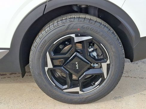 New 2026 Kia Sportage EX image 5