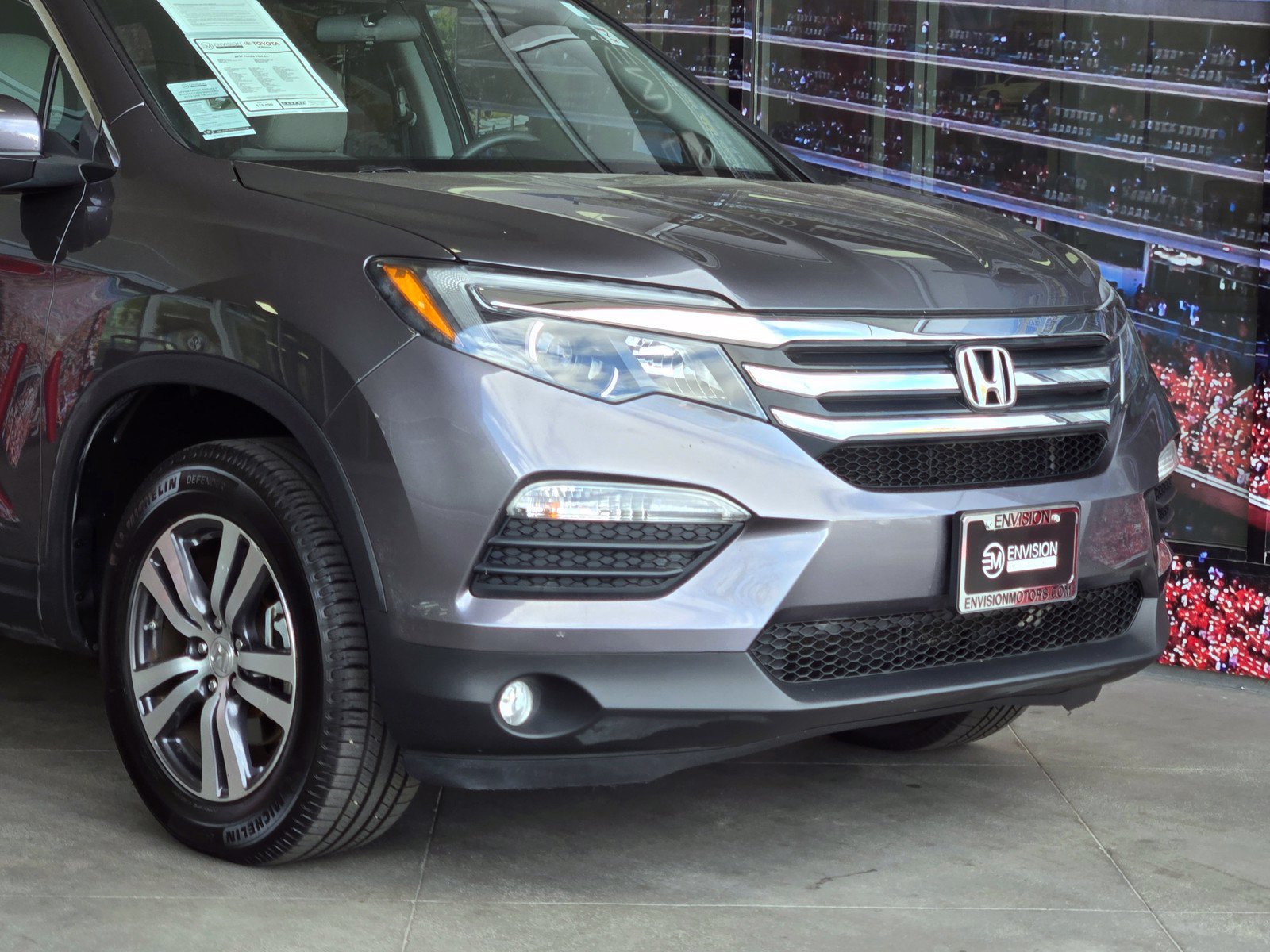 Used 2017 Honda Pilot EX image 2