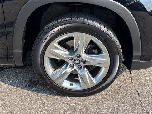 Used 2019 Toyota Highlander Limited FWD image 24