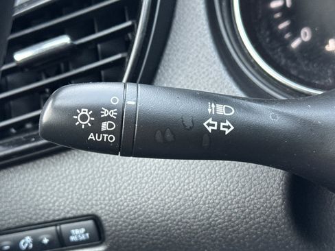 Certified 2022 Nissan Rogue Sport S image 37