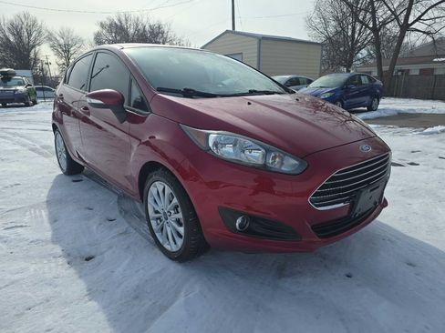 Used 2014 Ford Fiesta SE w/ Equipment Group 201A image 3
