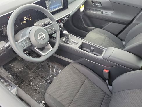 New 2025 Nissan Kicks S image 3