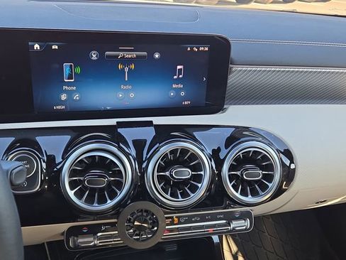 Used 2025 Mercedes-Benz CLA 250 4MATIC image 9