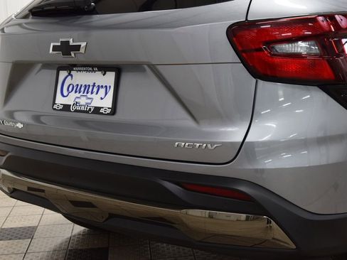 New 2026 Chevrolet Trax ACTIV w/ Sunroof Package FWD image 19