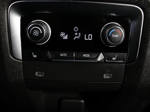 Used 2022 Chevrolet Tahoe LT w/ Luxury Package AWD/4WD image 20