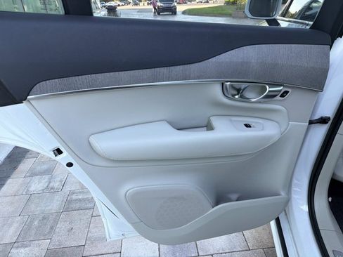 Used 2023 Volvo XC90 B6 Plus w/ Protection Package Premier AWD/4WD image 16