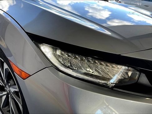 Used 2019 Honda Civic Touring image 31