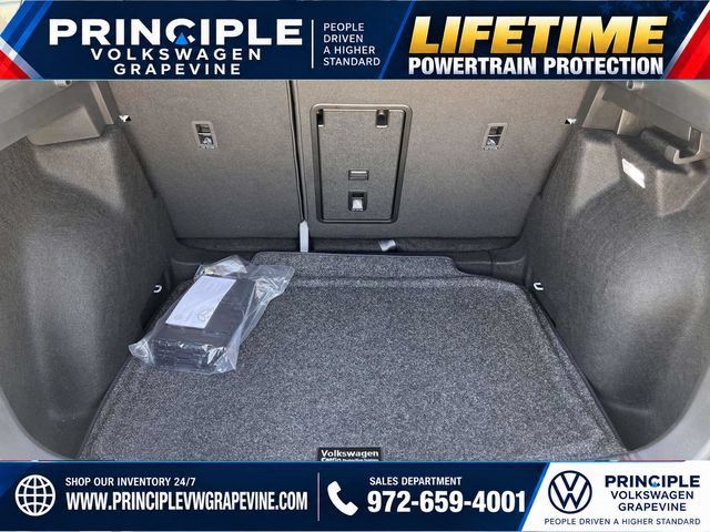 New 2027 Volkswagen Taos SE FWD image 25