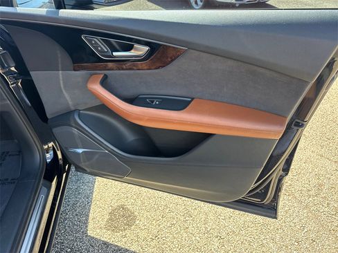 Used 2017 Audi Q7 3.0T Prestige image 14