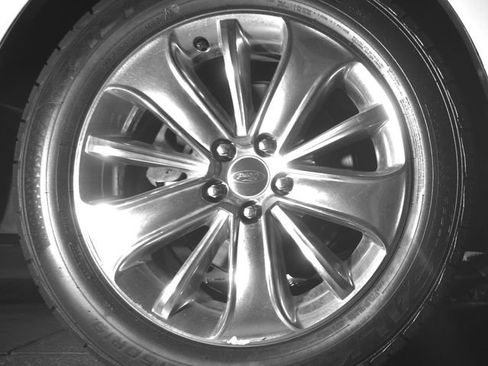 Used 2010 Ford Taurus Limited FWD image 21