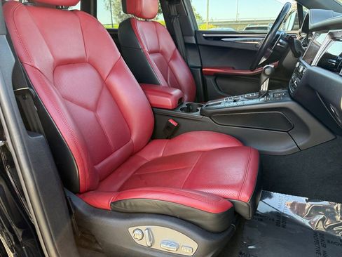 Used 2021 Porsche Macan image 27
