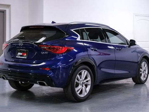 Used 2018 INFINITI QX30 Premium w/ Cargo Package image 10