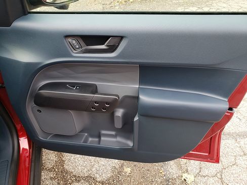 New 2025 Ford Maverick Lariat w/ Black Appearance Package image 22