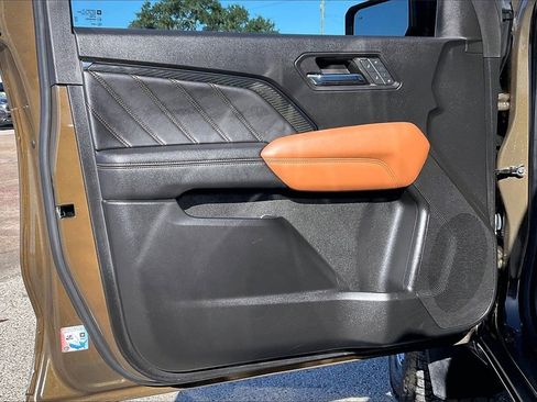 Used 2023 GMC Canyon AT4 w/ AT4 Premium Package image 17