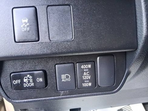 Used 2020 Toyota Tacoma TRD Off-Road AWD/4WD image 20
