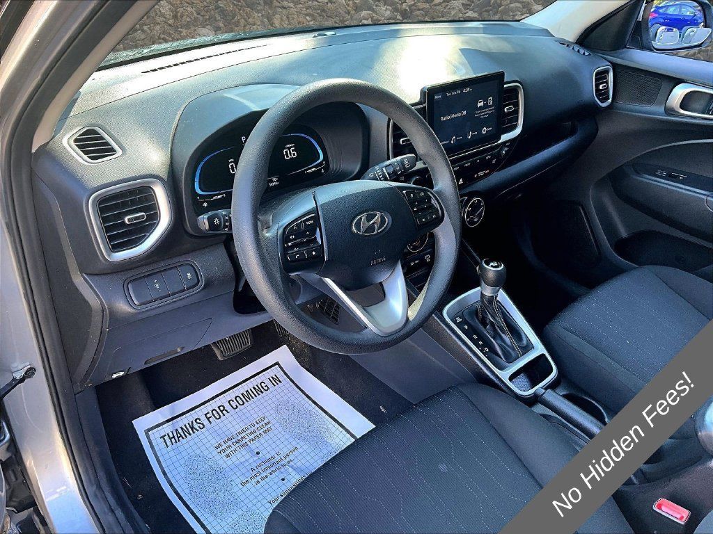 Used 2024 Hyundai Venue SE FWD image 11