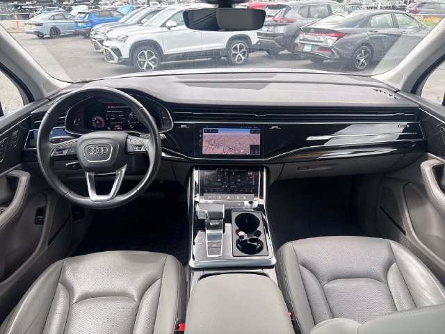 Used 2022 Audi Q7 3.0T Premium Plus w/ Premium Plus Package AWD/4WD image 11