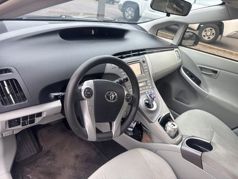 Used 2012 Toyota Prius Three image 4