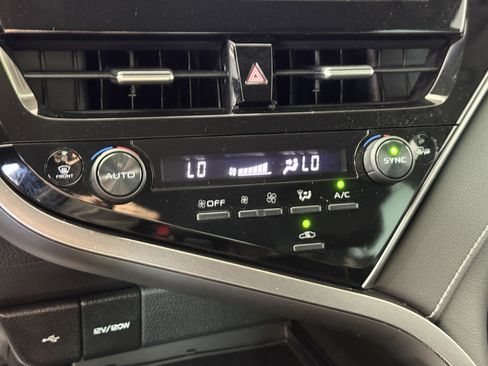 Used 2023 Toyota Camry SE FWD image 19