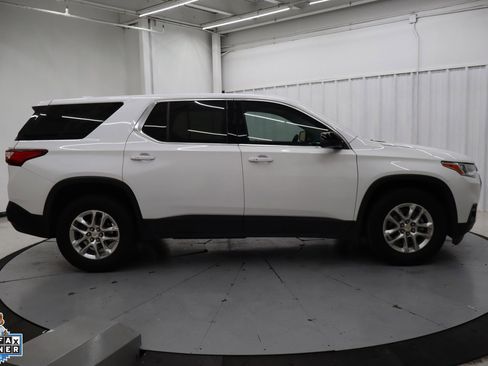 Used 2021 Chevrolet Traverse LS w/ LPO, Floor Liner Package FWD image 2