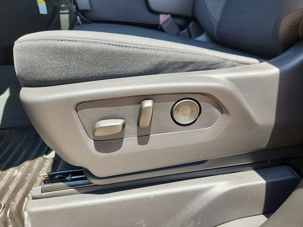 New 2026 GMC Sierra 1500 SLE RWD image 16